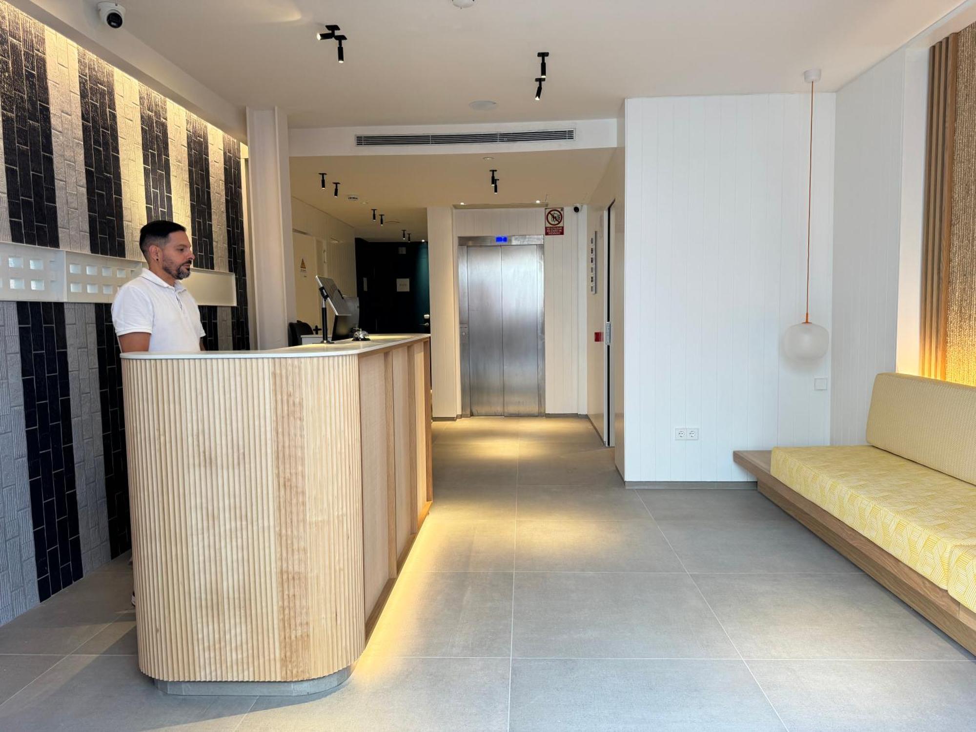 Alenti Sitges Hotel Exteriör bild